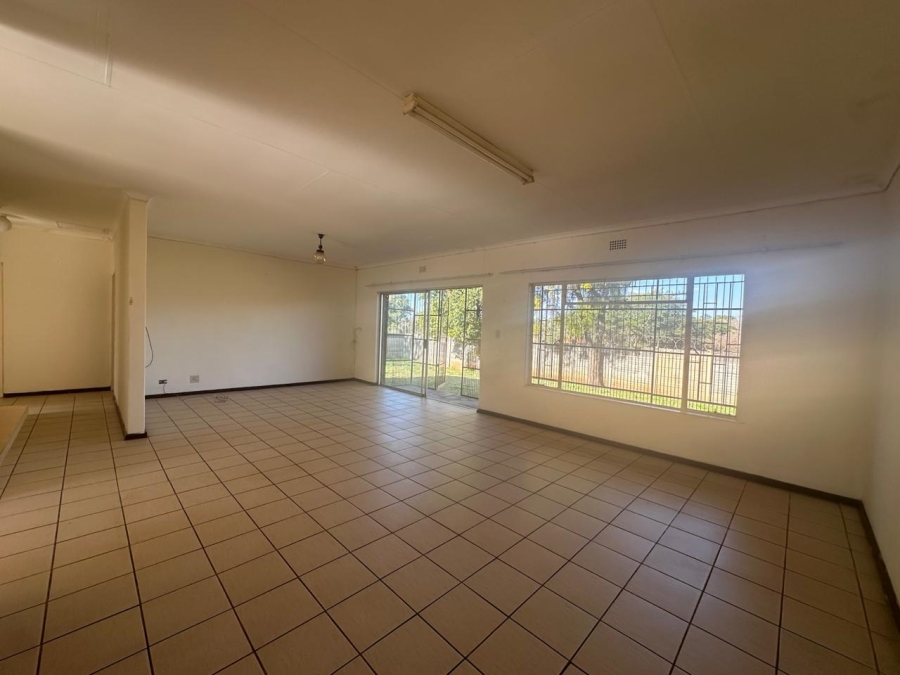 To Let 3 Bedroom Property for Rent in Geelhoutpark North West